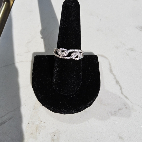 Silver Chain Accent Ring with Matte Band - Picture 2 of 8